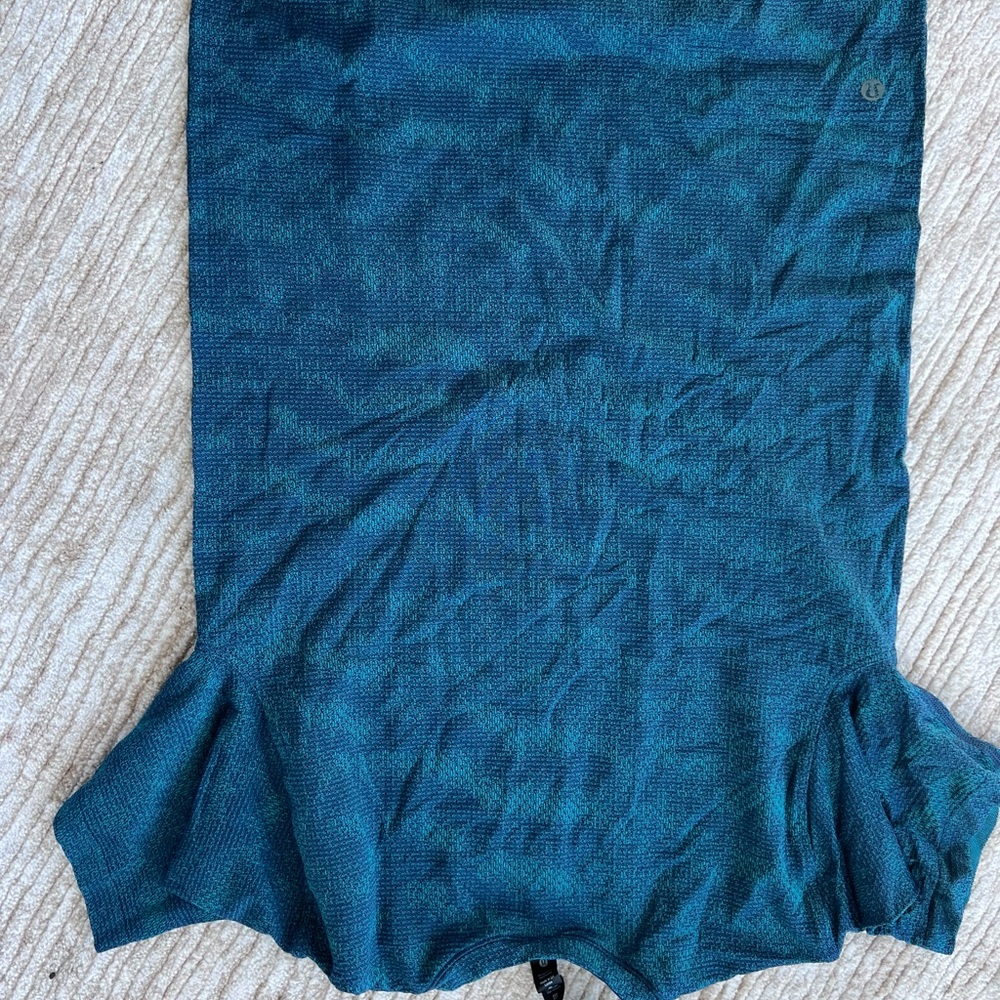 Lululemon short sleeve metal vent